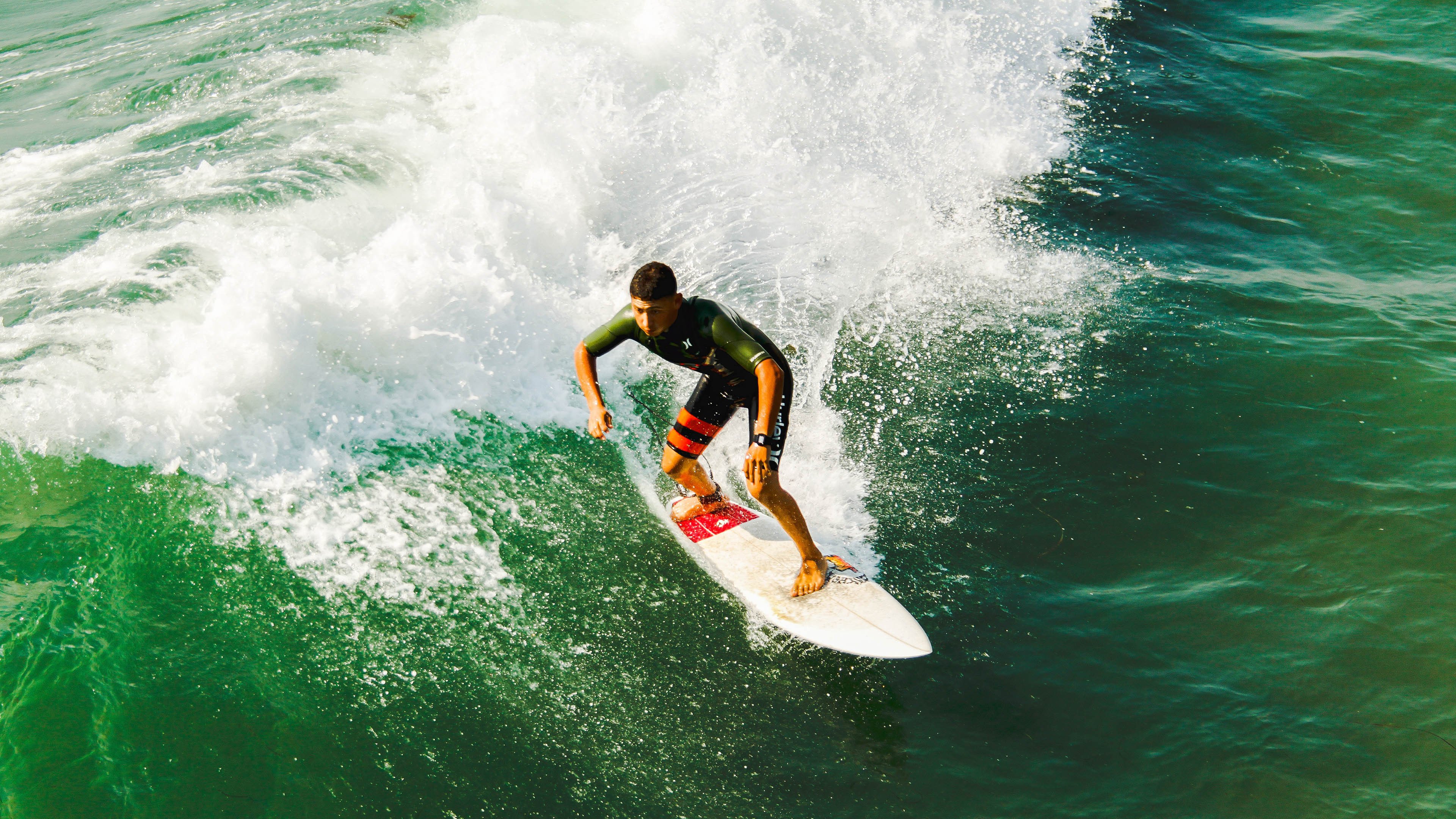 哈兰德再创欧冠历史新纪录,曼城豪取三连胜,哈兰德代表两支球队参加欧冠