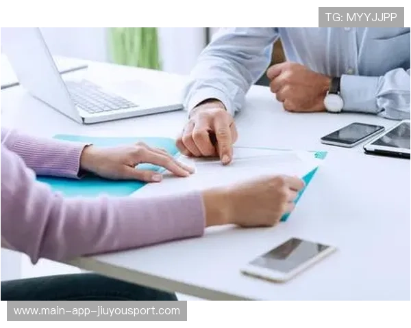 青少年第一个职业合同签约仪式 温馨感人，青年合同 职业合同