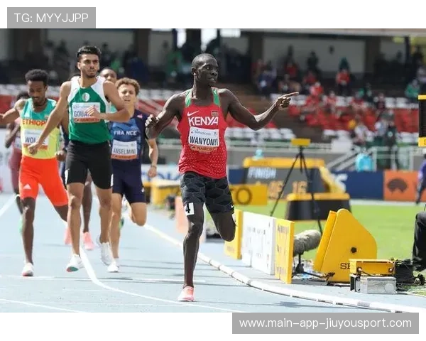 长跑邀请赛：肯尼亚运动员再创佳绩，赛场火爆！，肯尼亚中长跑运动员