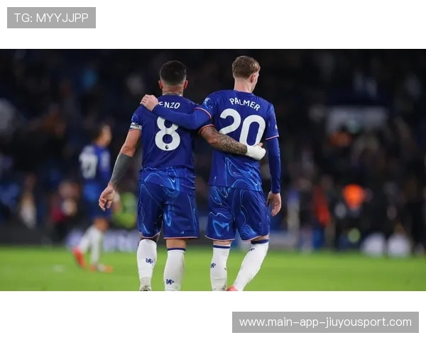 帕尔默禁区外搓射，皮球划门而过，帕尔默袭击