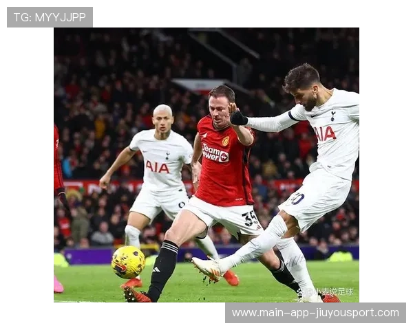 曼联争四关键战,锋线新星谢什科备战迎战热刺 曼联争四关键战,锋线新星谢什科备战迎战热刺